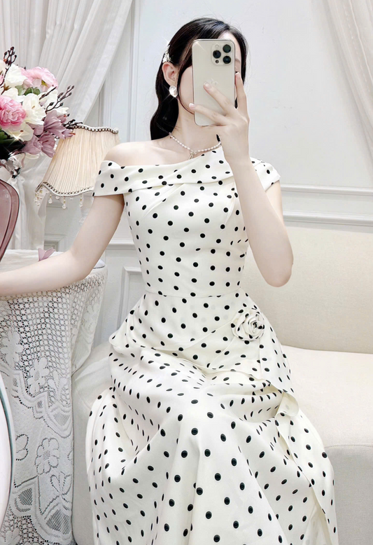 CUỐN HÚT MỌI ÁNH NHÌN - DS6107
