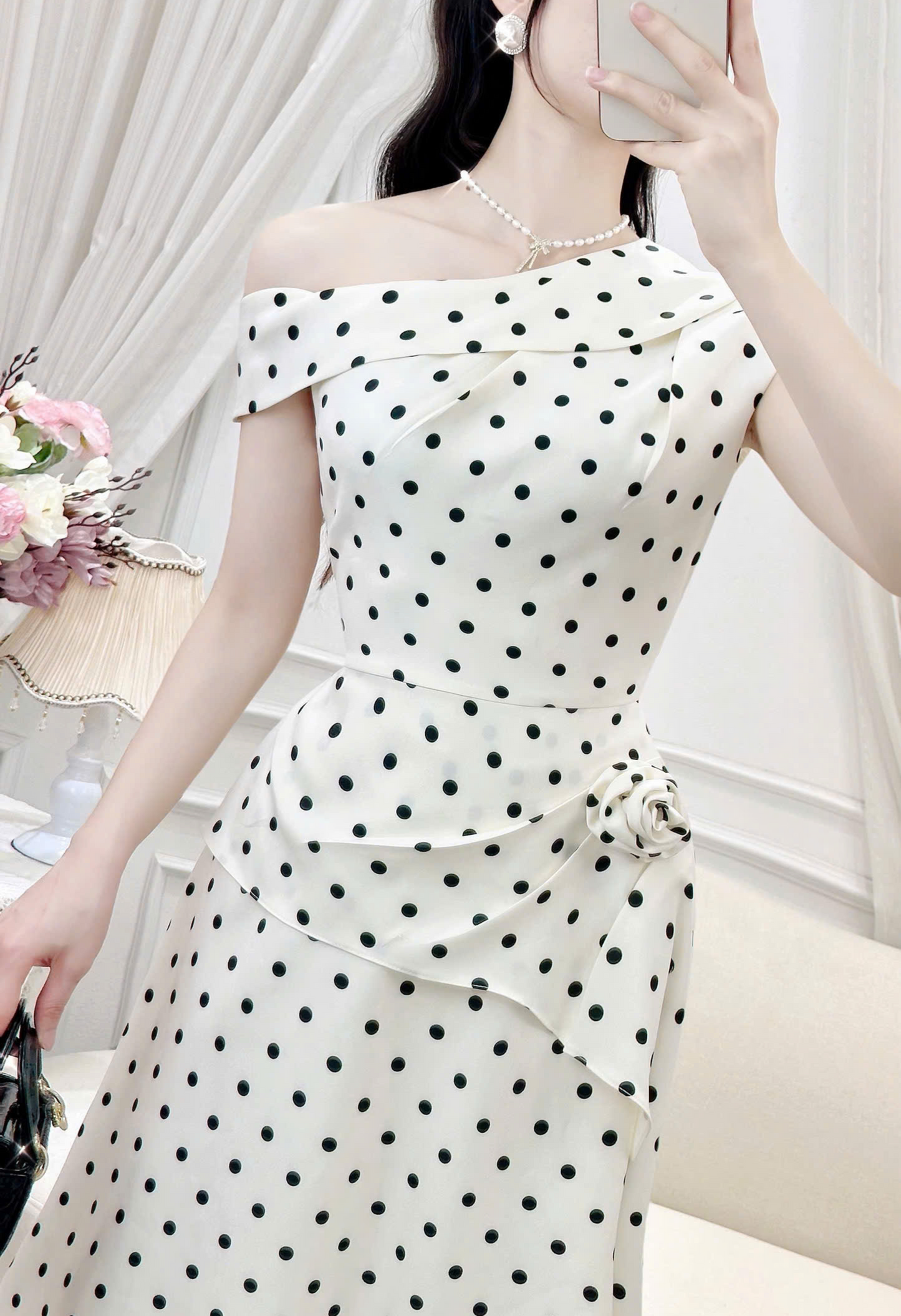 CUỐN HÚT MỌI ÁNH NHÌN - DS6107